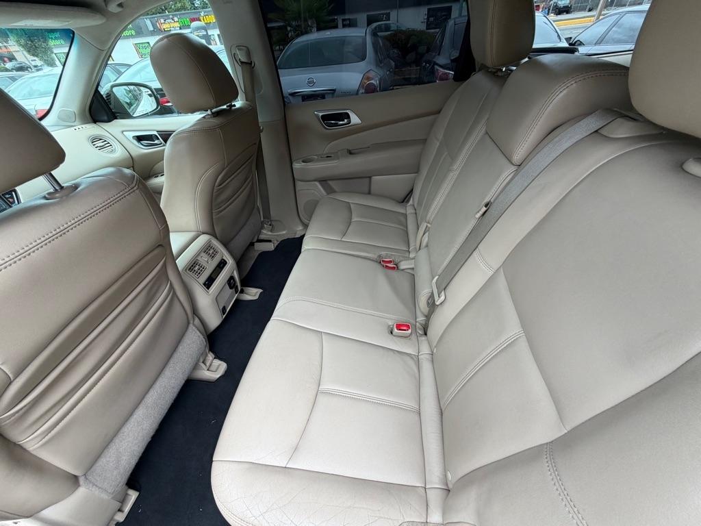 Nissan Pathfinder  2013