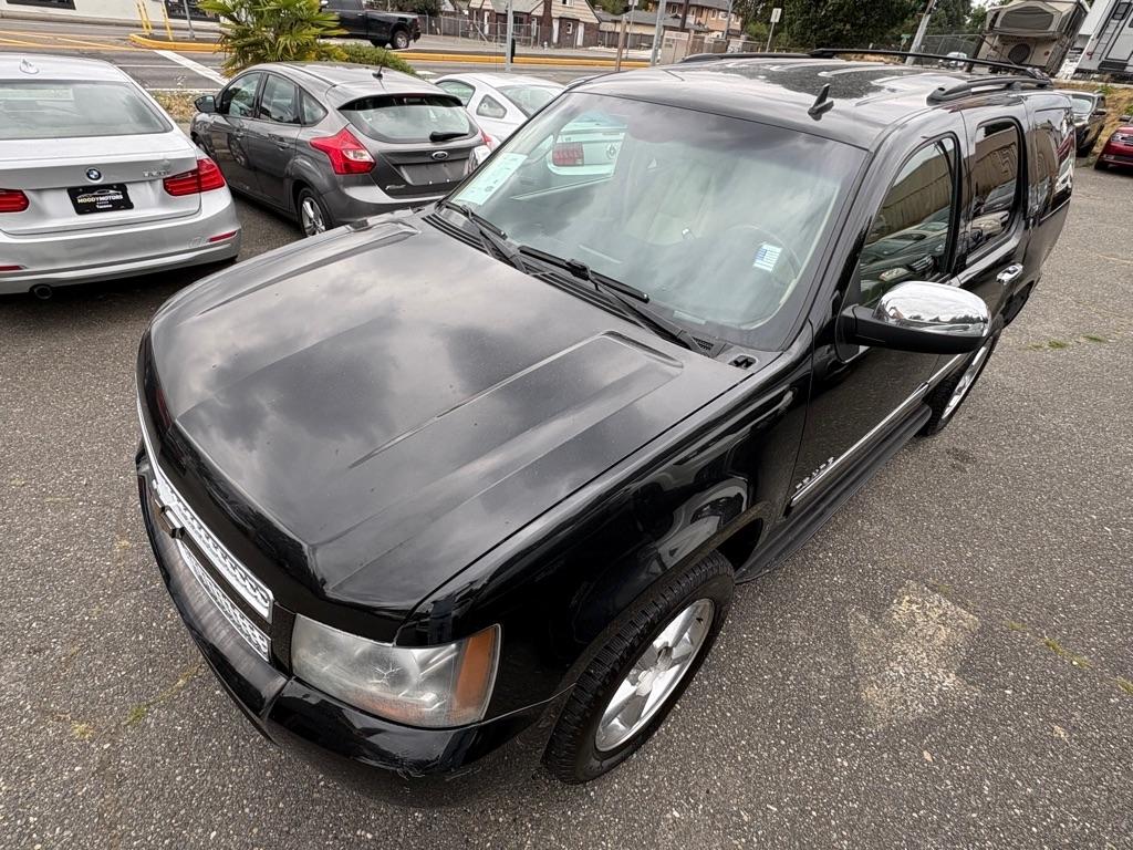 Chevrolet Tahoe  2011