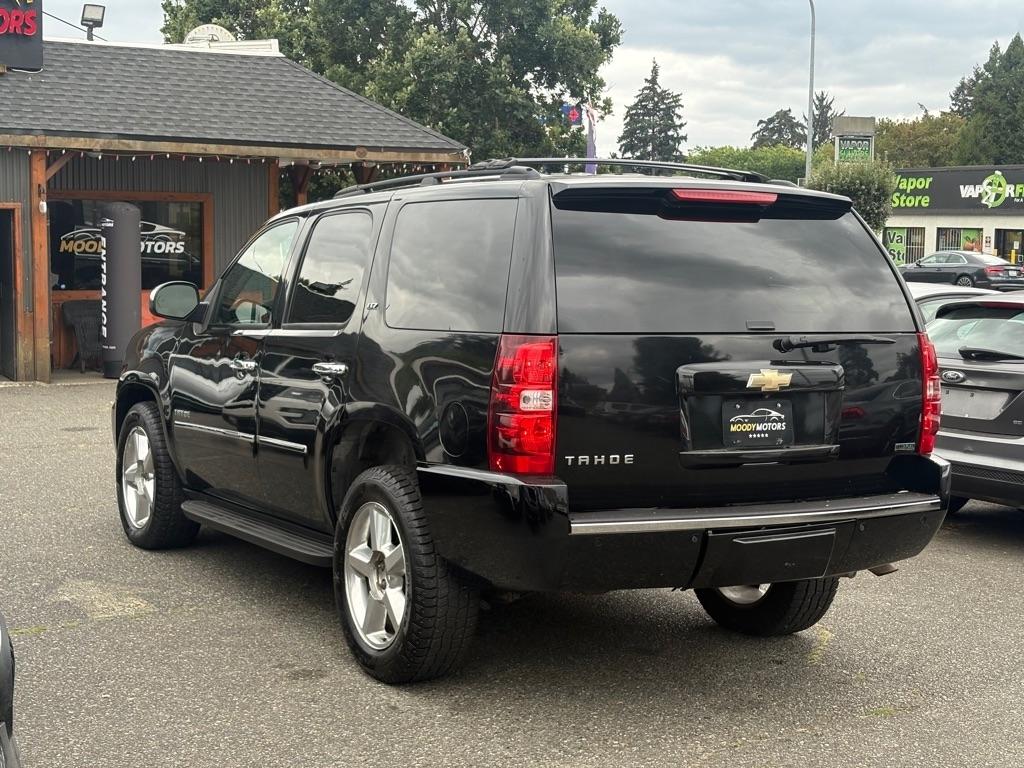 Chevrolet Tahoe  2011