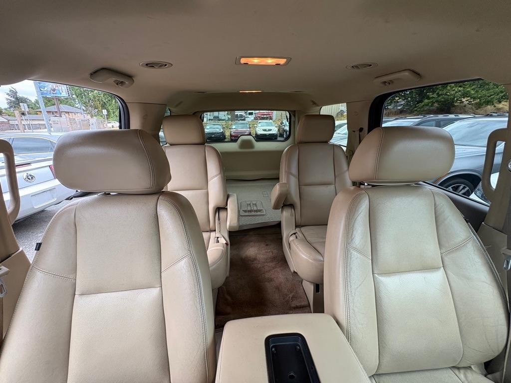 Chevrolet Tahoe  2011