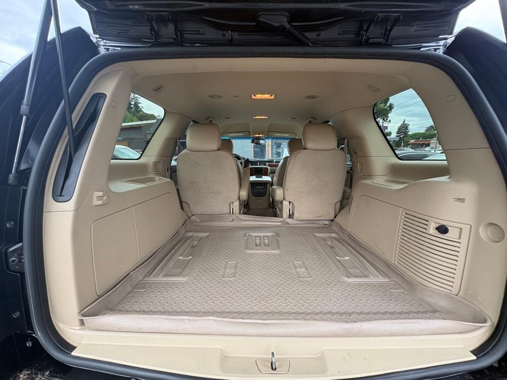 Chevrolet Tahoe  2011