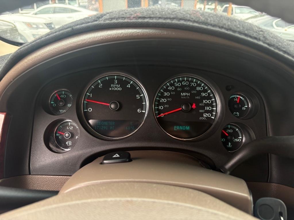 Chevrolet Tahoe  2011