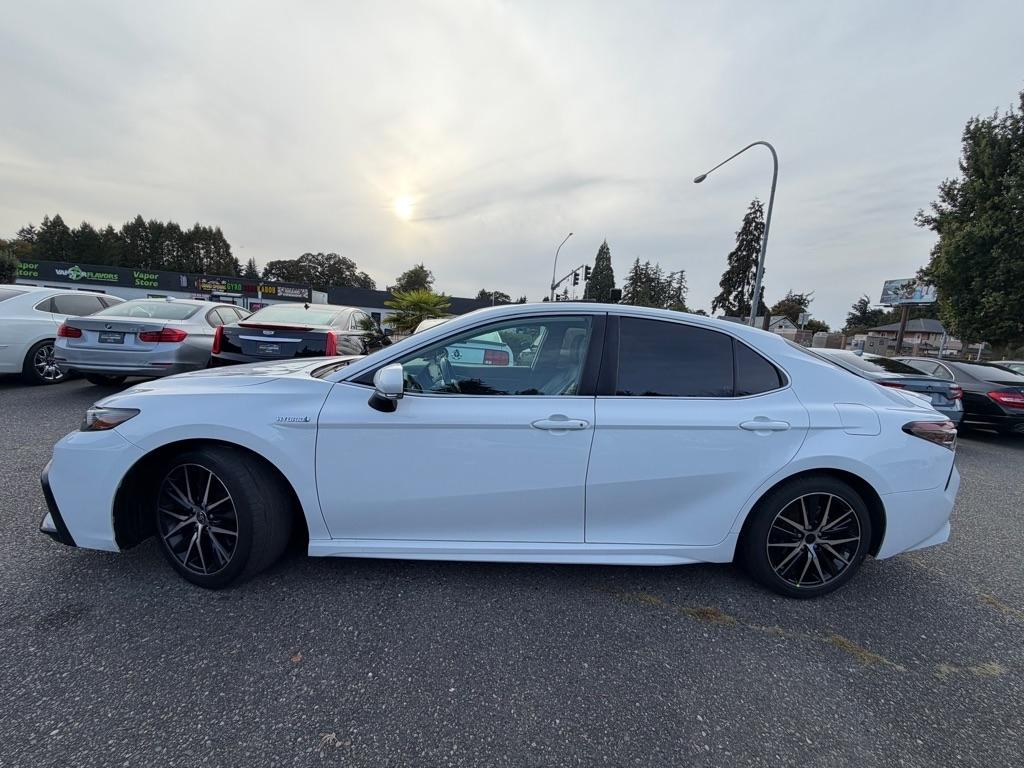 Toyota Camry Hybrid  2021