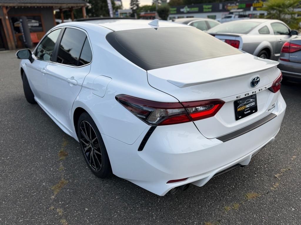 Toyota Camry Hybrid  2021