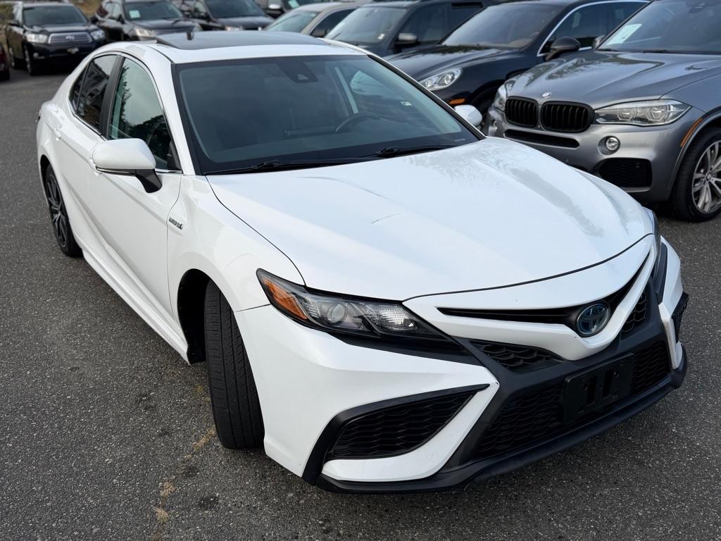 Toyota Camry Hybrid  2021