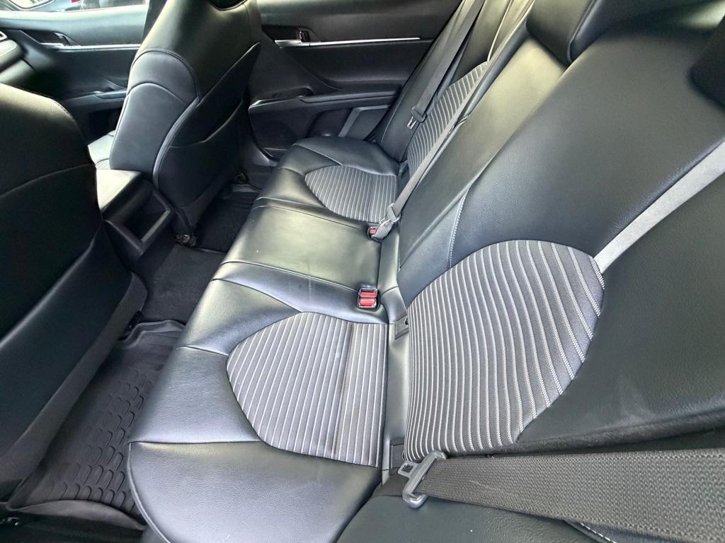 Toyota Camry Hybrid  2021