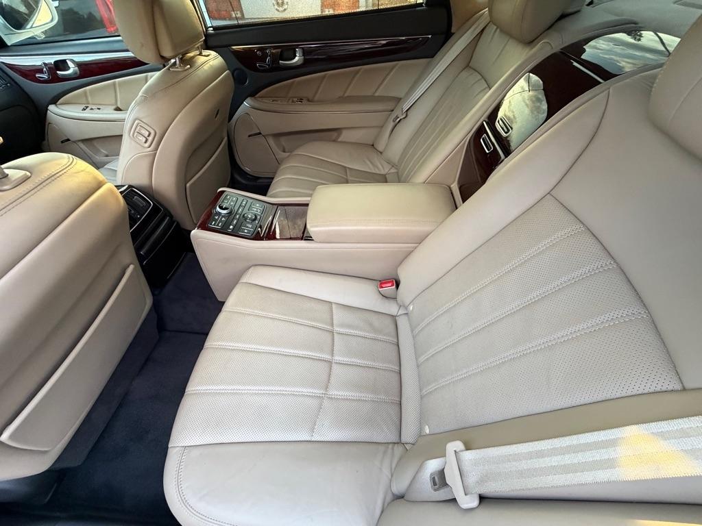 Hyundai Equus  2012