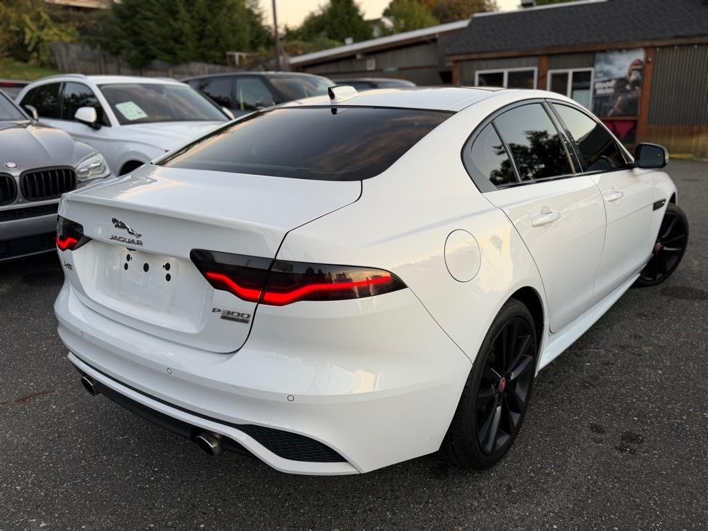 Jaguar XE  2020