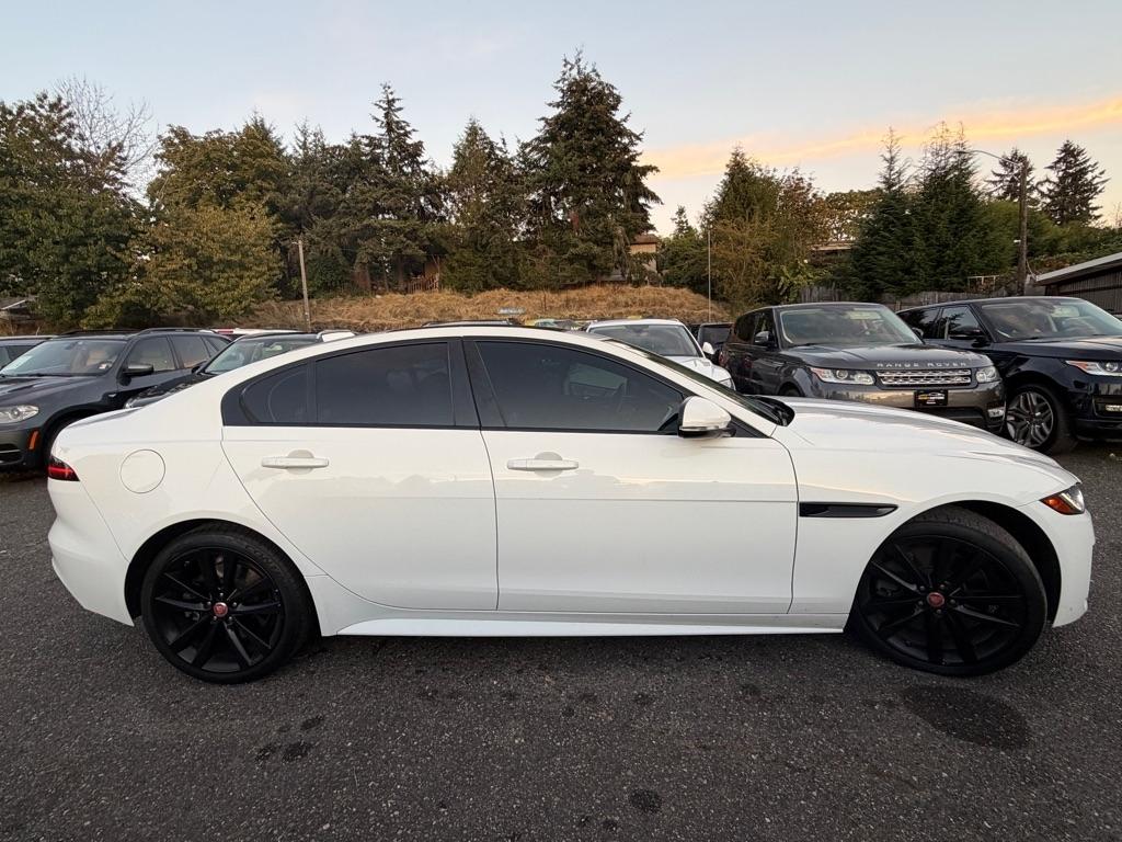 Jaguar XE  2020