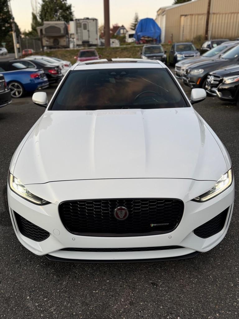 Jaguar XE  2020