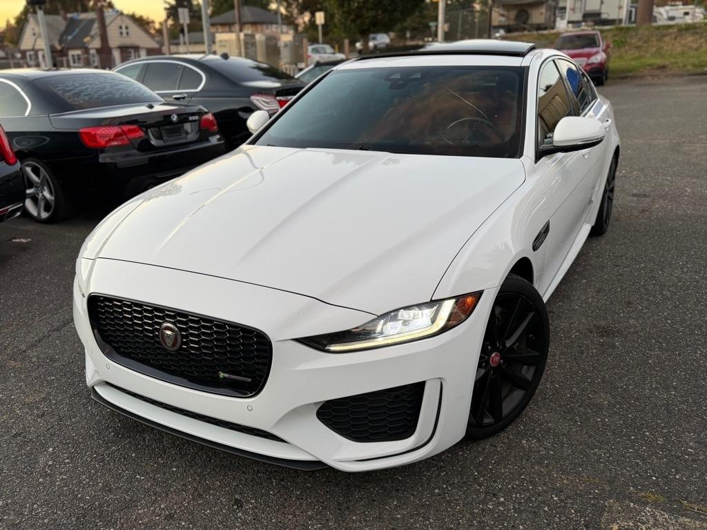 Jaguar XE  2020