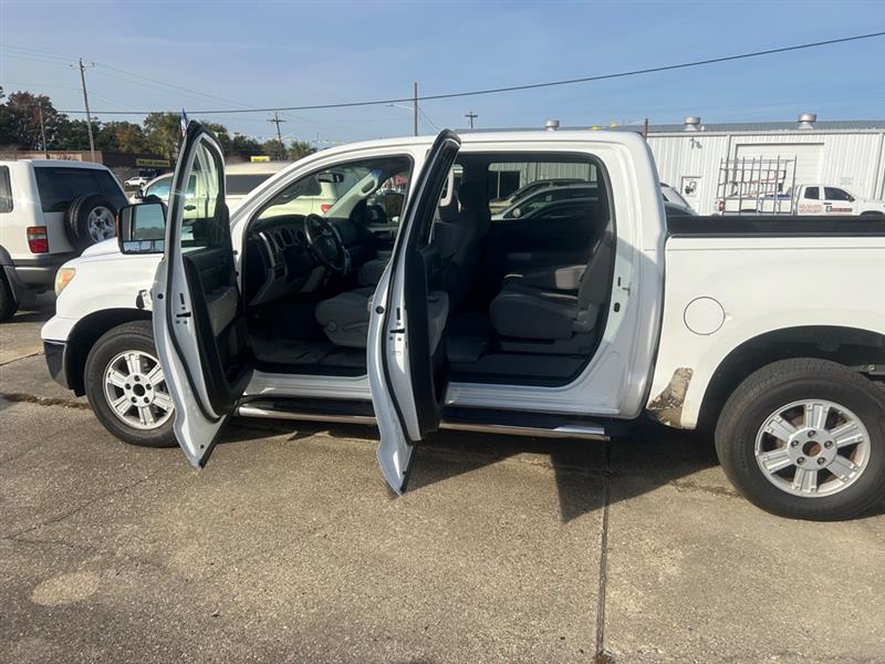 Toyota Tundra SR5 CrewMax 6AT 2WD 2007