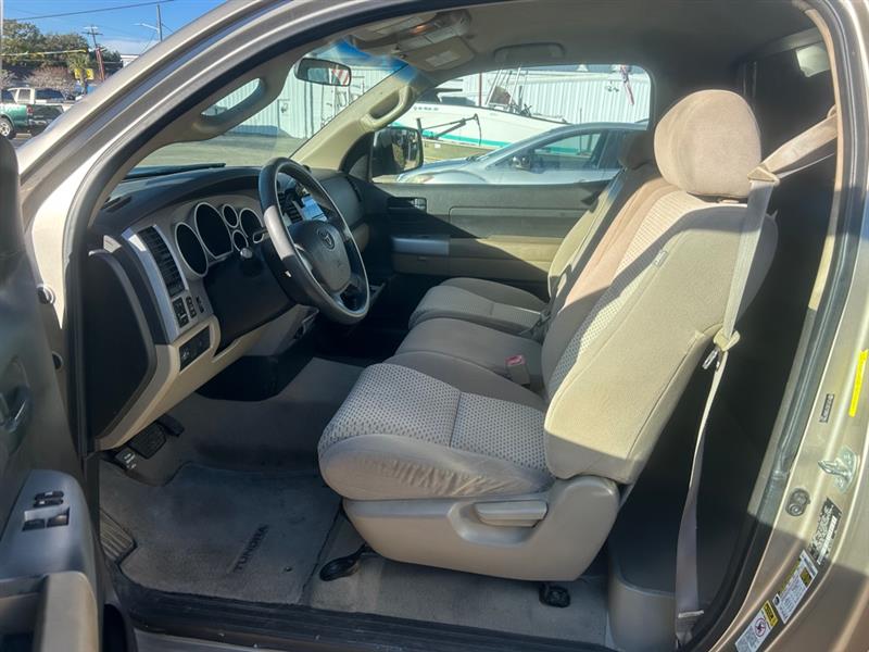 Toyota Tundra Tundra-Grade 5.7L Long Bed 2WD 2009