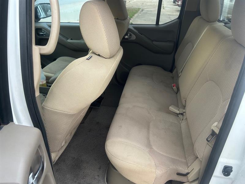 Nissan Frontier S Crew Cab 2WD 2011