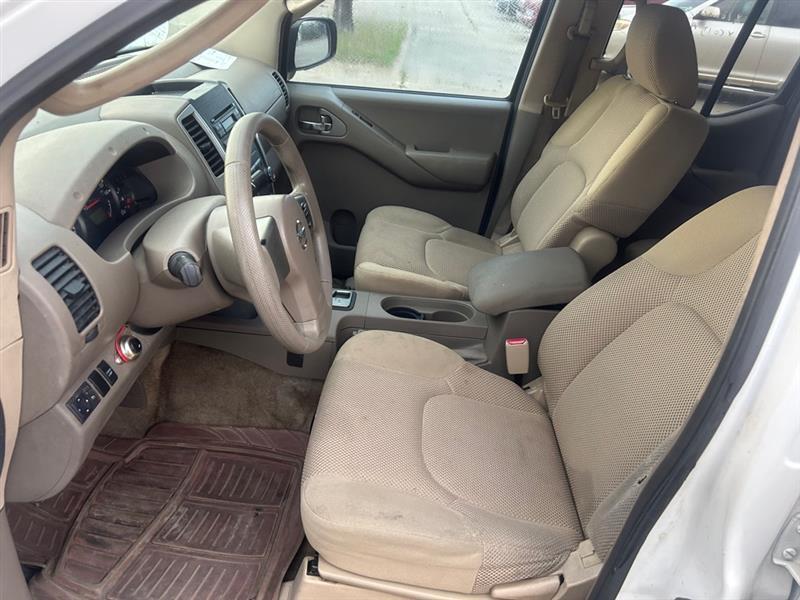 Nissan Frontier S Crew Cab 2WD 2011