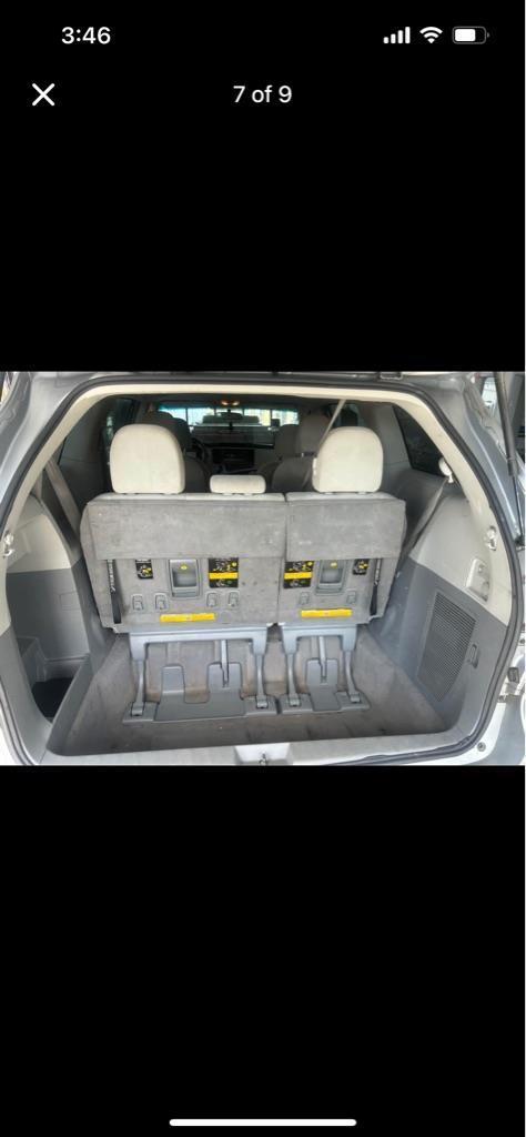 Toyota Sienna Base 2011