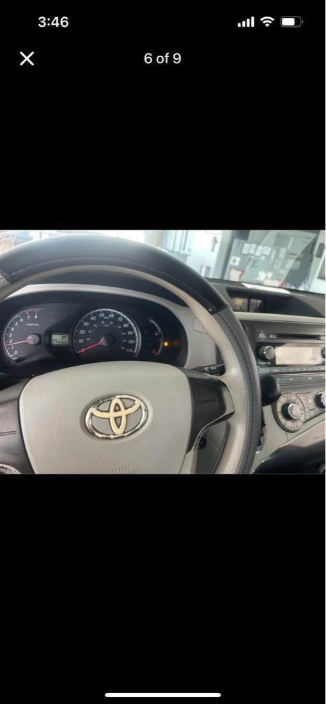 Toyota Sienna Base 2011