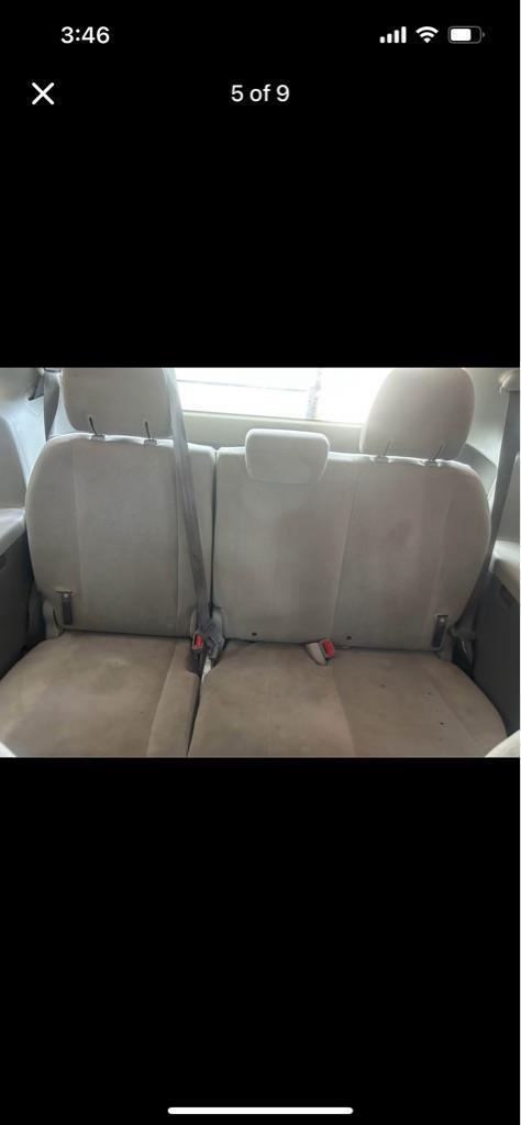 Toyota Sienna Base 2011