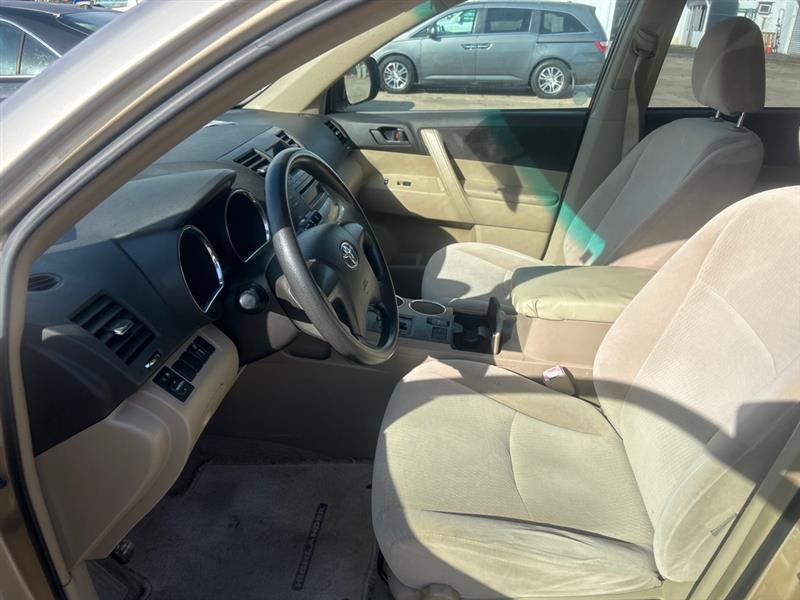 Toyota Highlander Base 2WD 2008