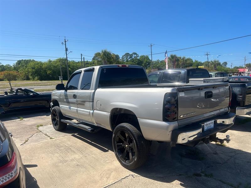 Chevrolet Silverado 1500 Ext. Cab Short Bed 2WD 2003