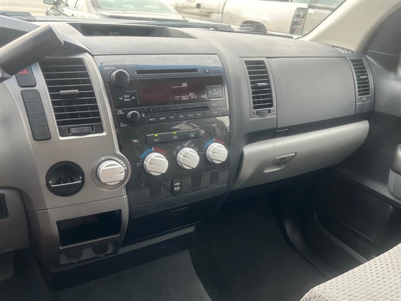 Toyota Tundra Tundra-Grade CrewMax 4.6L 2WD 2013