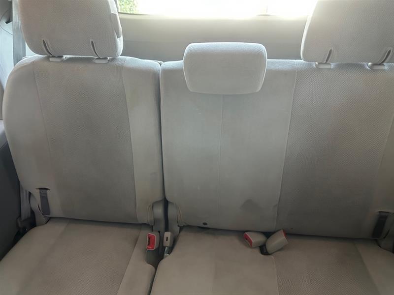Toyota Sienna Base 2011