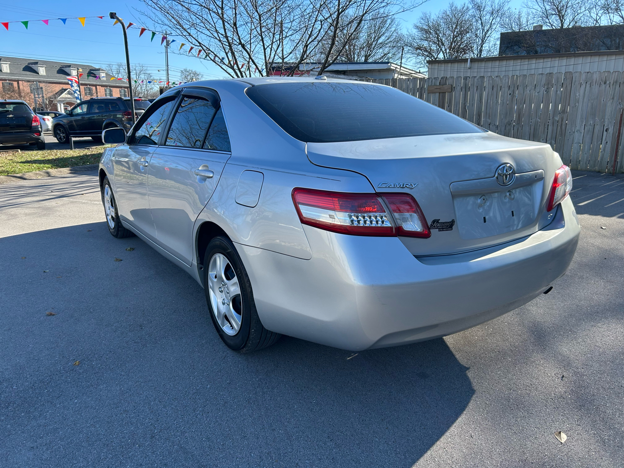 Toyota Camry Base 6-Spd AT 2011