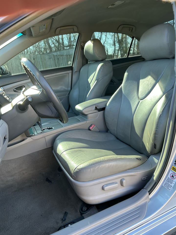 Toyota Camry Base 6-Spd AT 2011