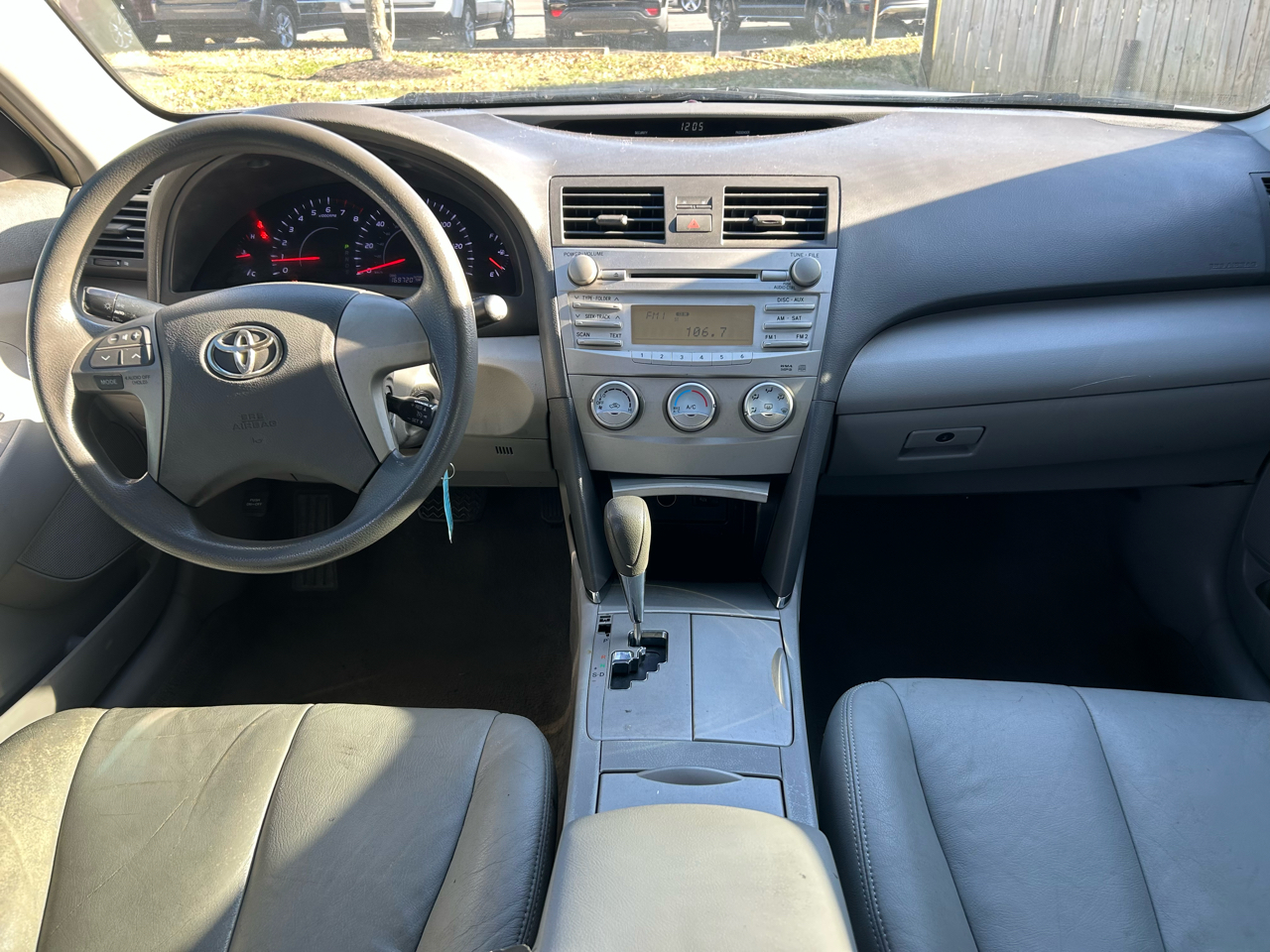 Toyota Camry Base 6-Spd AT 2011