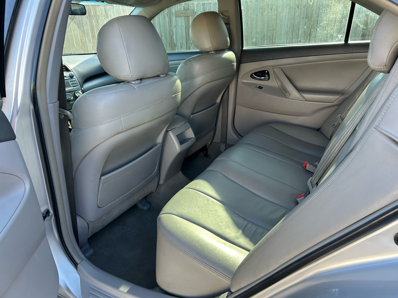 Toyota Camry Base 6-Spd AT 2011