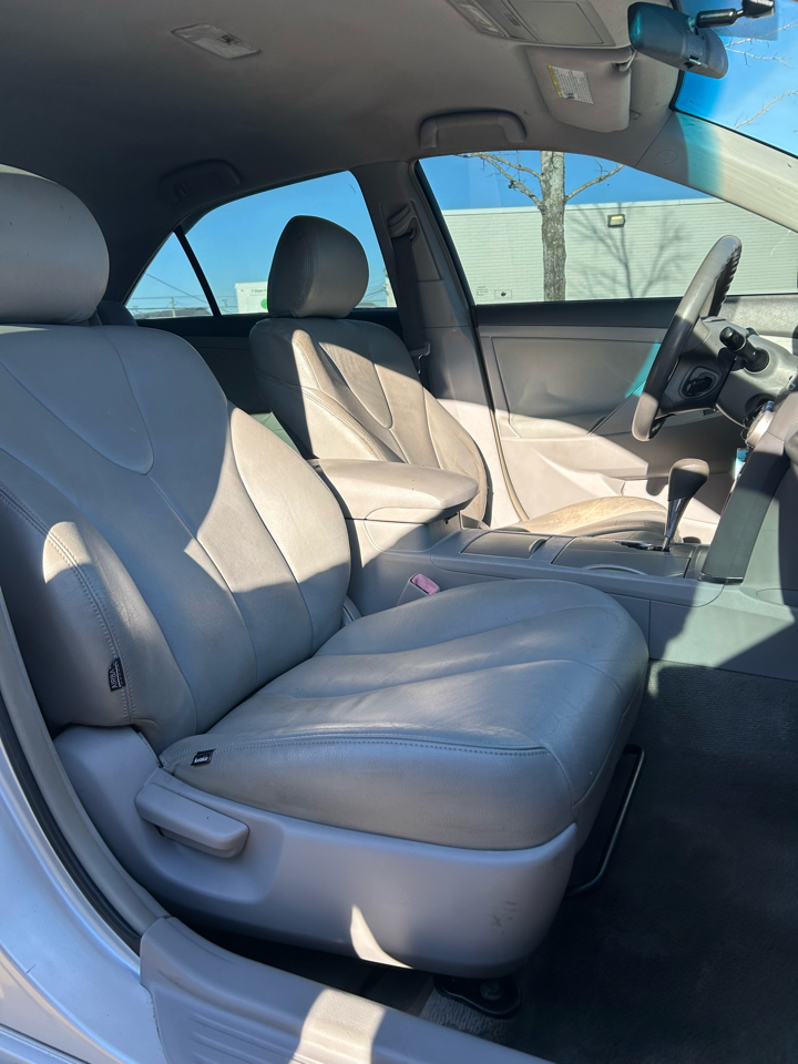 Toyota Camry Base 6-Spd AT 2011