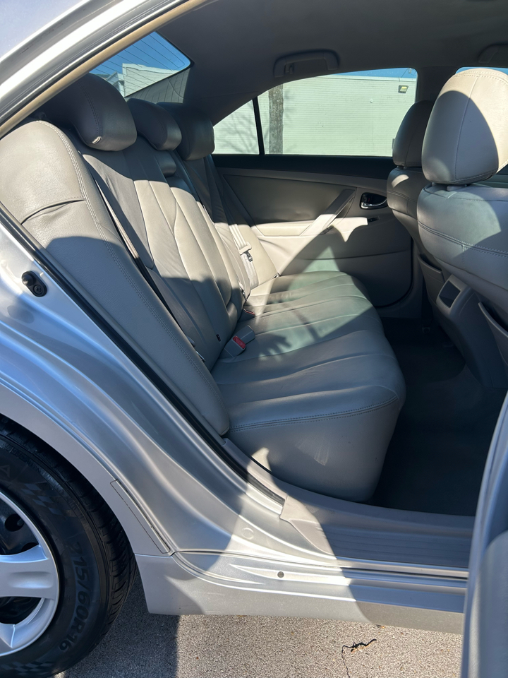 Toyota Camry Base 6-Spd AT 2011