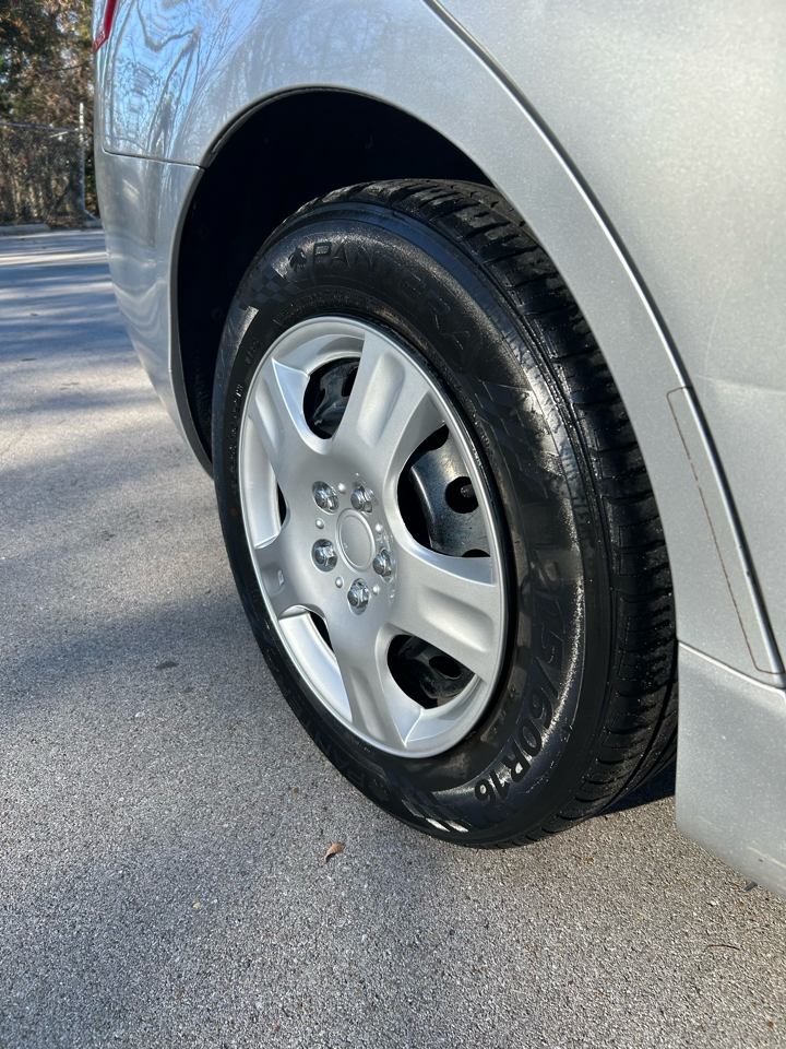 Toyota Camry Base 6-Spd AT 2011