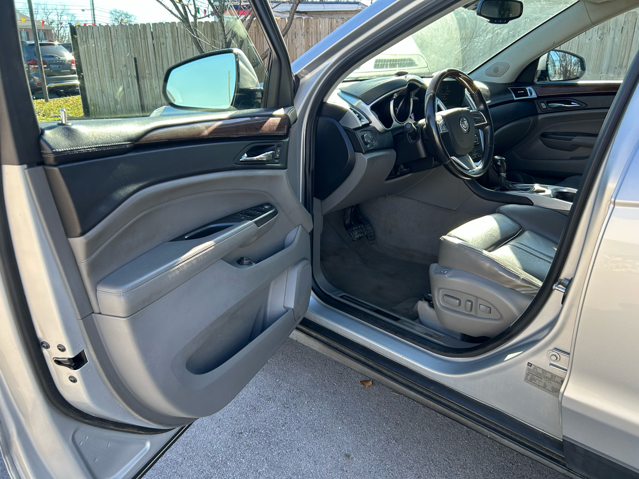 Cadillac SRX Luxury 2012