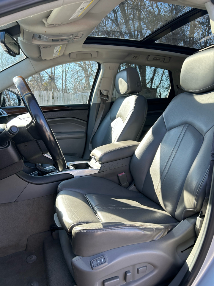 Cadillac SRX Luxury 2012