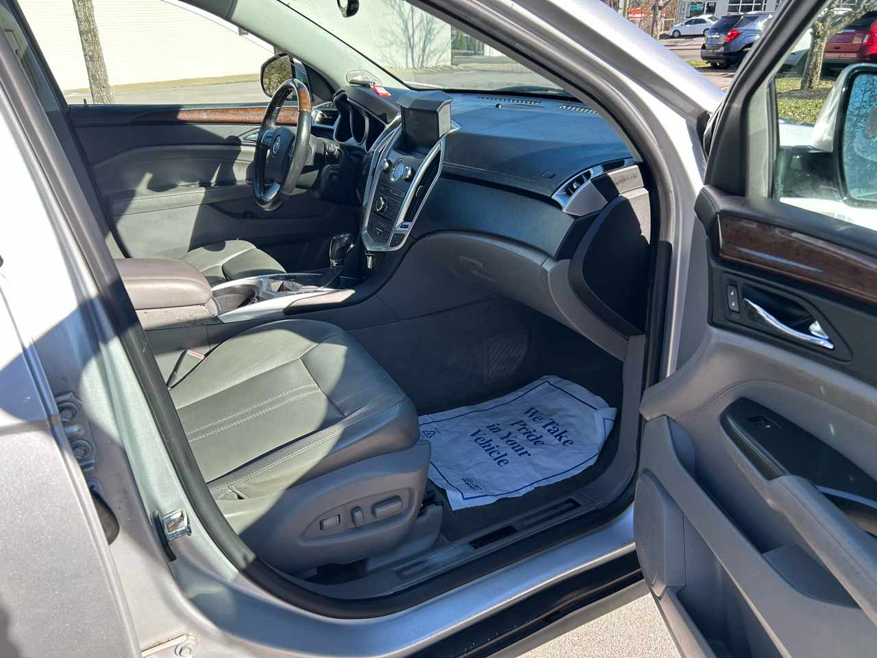 Cadillac SRX Luxury 2012