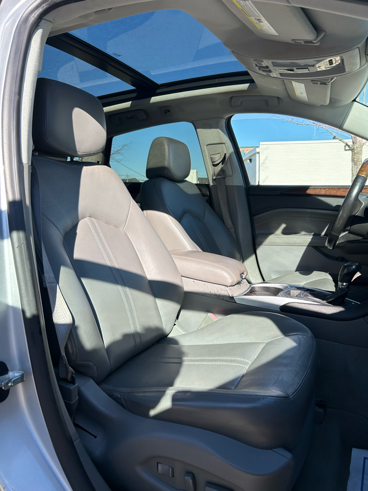 Cadillac SRX Luxury 2012