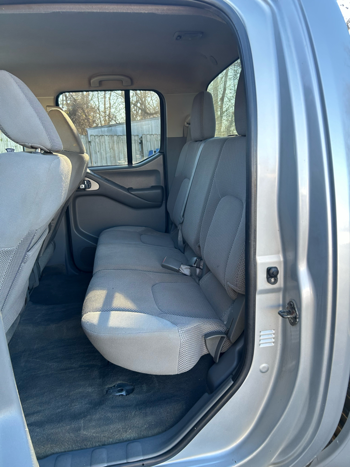 Nissan Frontier Crew Cab 4x4 SV V6 Auto 2012