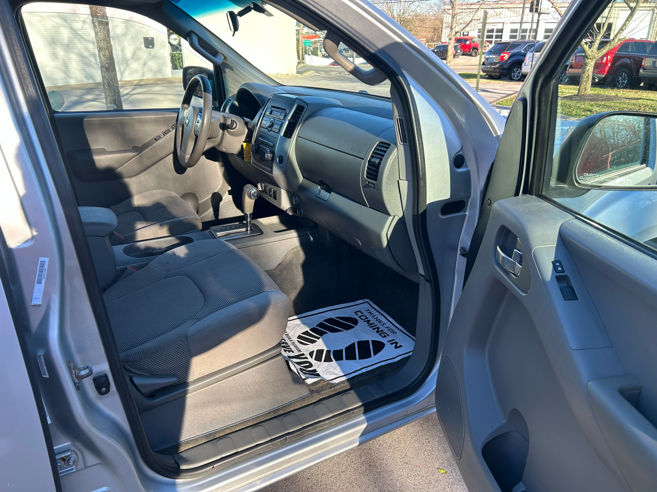 Nissan Frontier Crew Cab 4x4 SV V6 Auto 2012