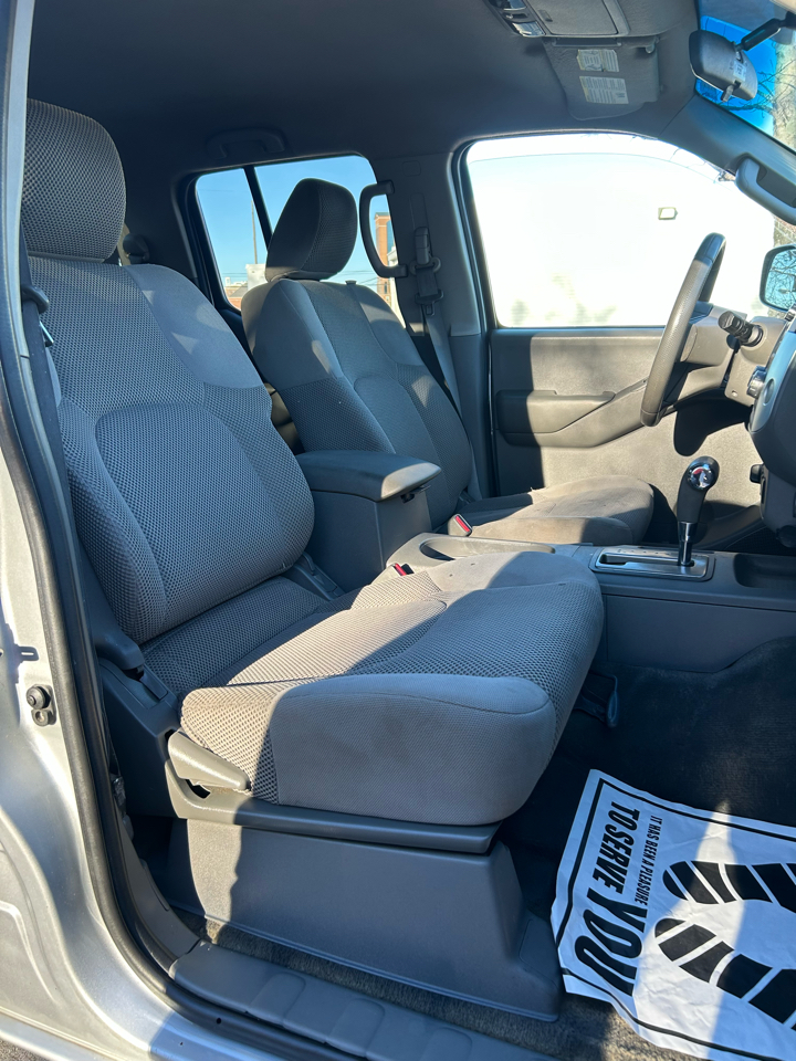 Nissan Frontier Crew Cab 4x4 SV V6 Auto 2012