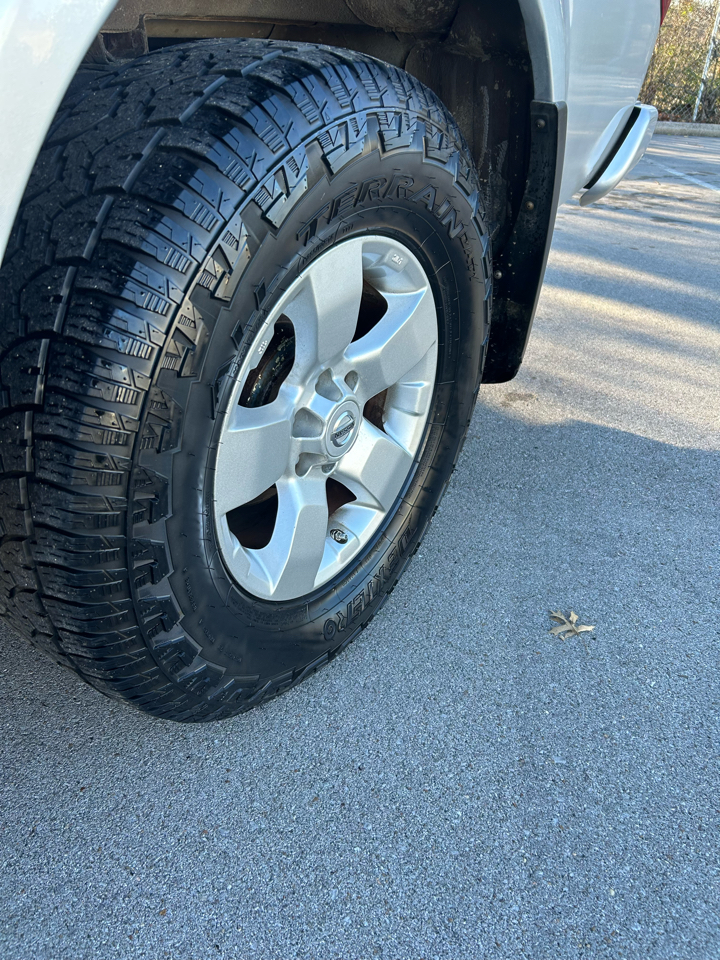 Nissan Frontier Crew Cab 4x4 SV V6 Auto 2012