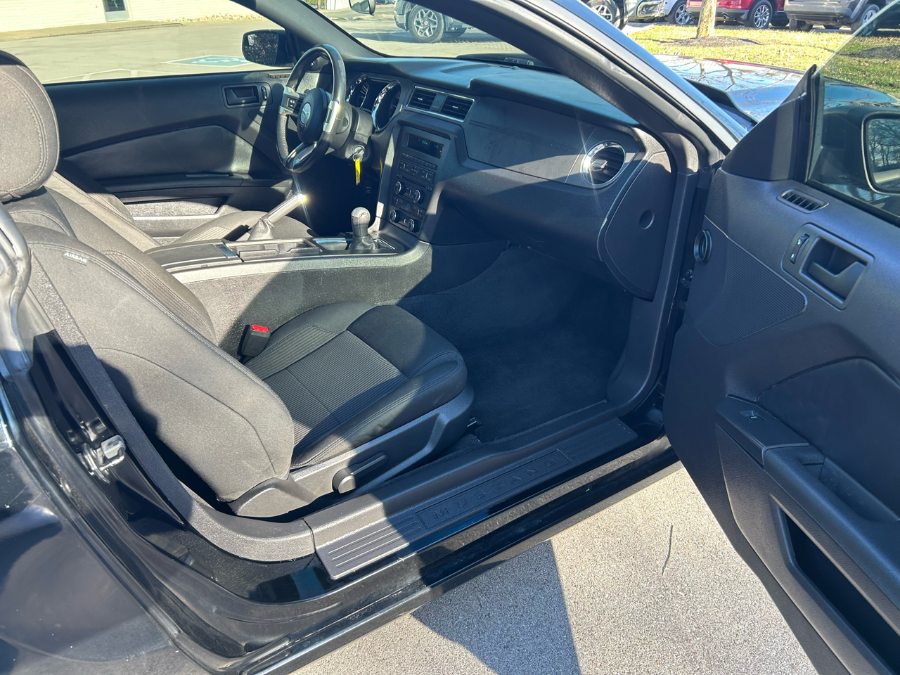 Ford Mustang V6 Coupe 2013