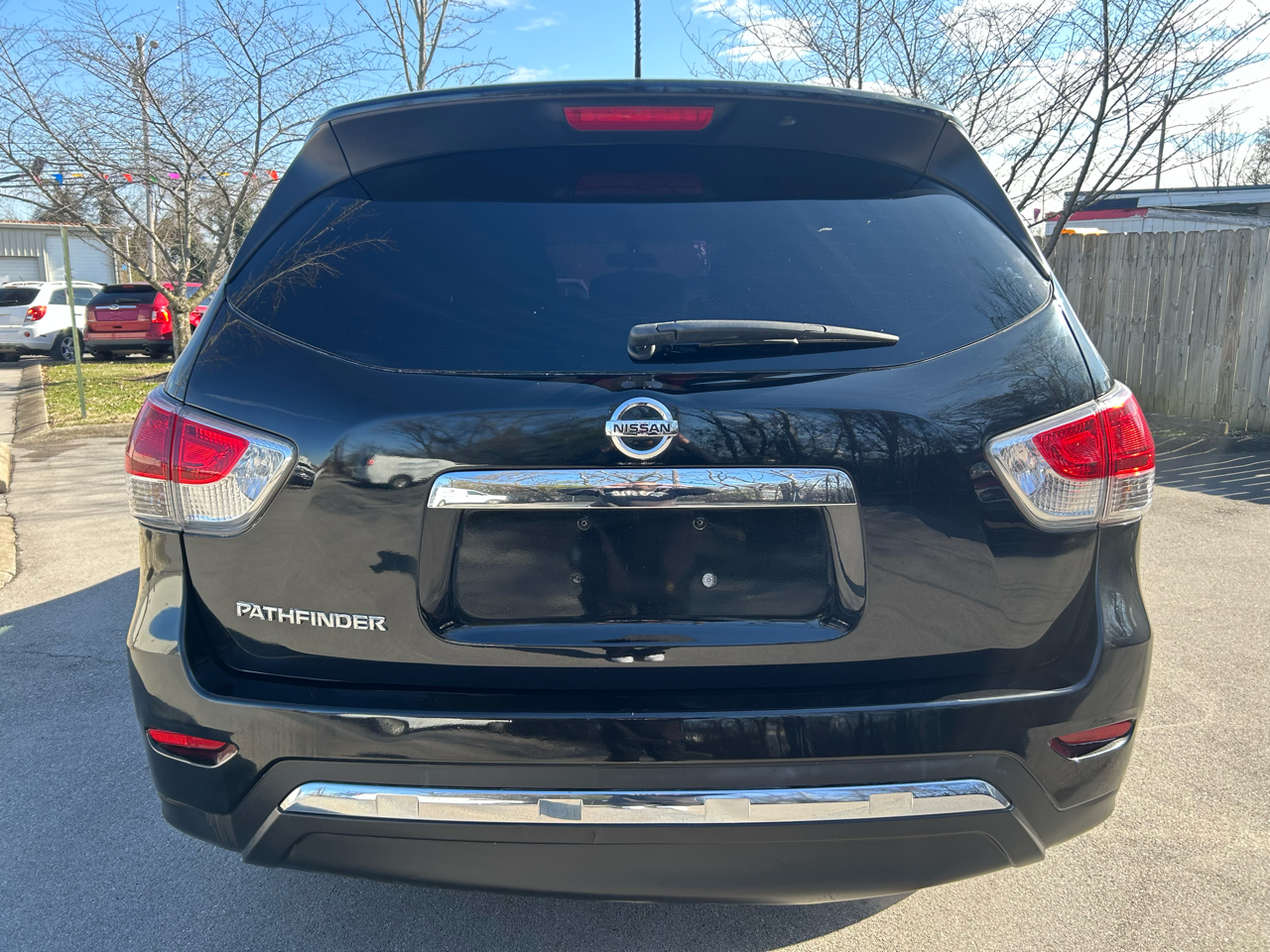 Nissan Pathfinder SV 2WD 2015