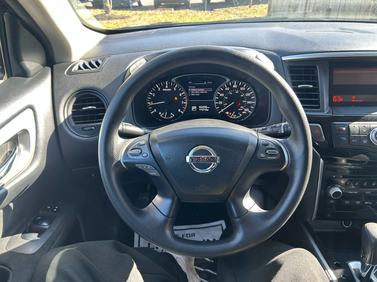 Nissan Pathfinder SV 2WD 2015