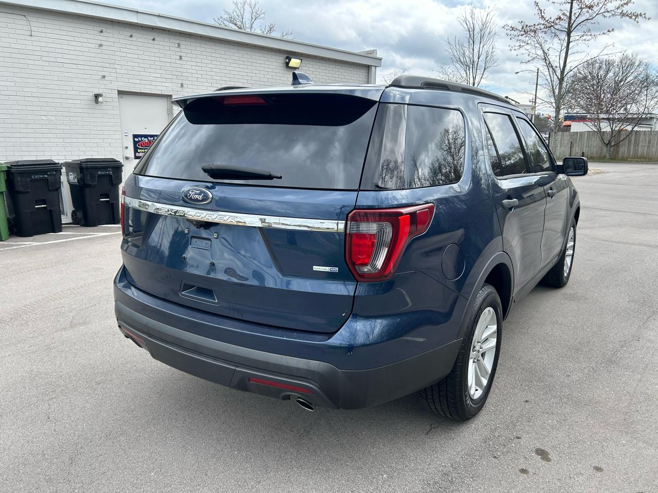 Ford Explorer Base 4WD 2016