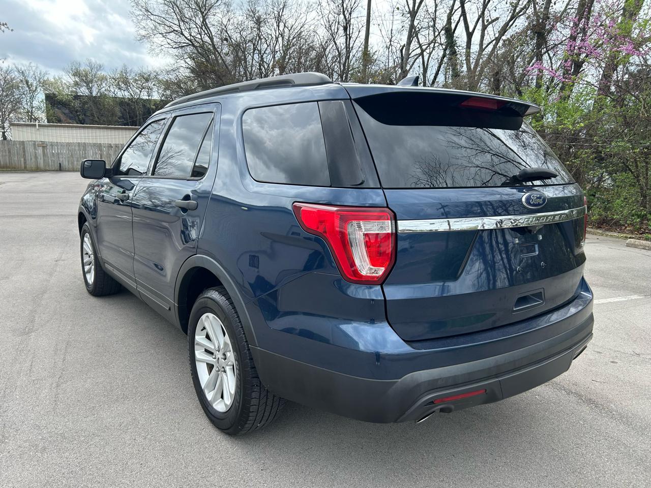 Ford Explorer Base 4WD 2016