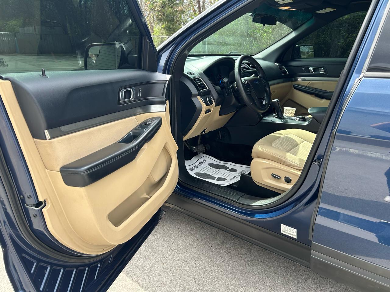 Ford Explorer Base 4WD 2016