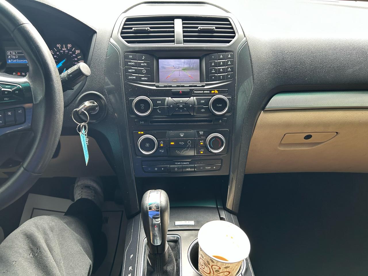 Ford Explorer Base 4WD 2016