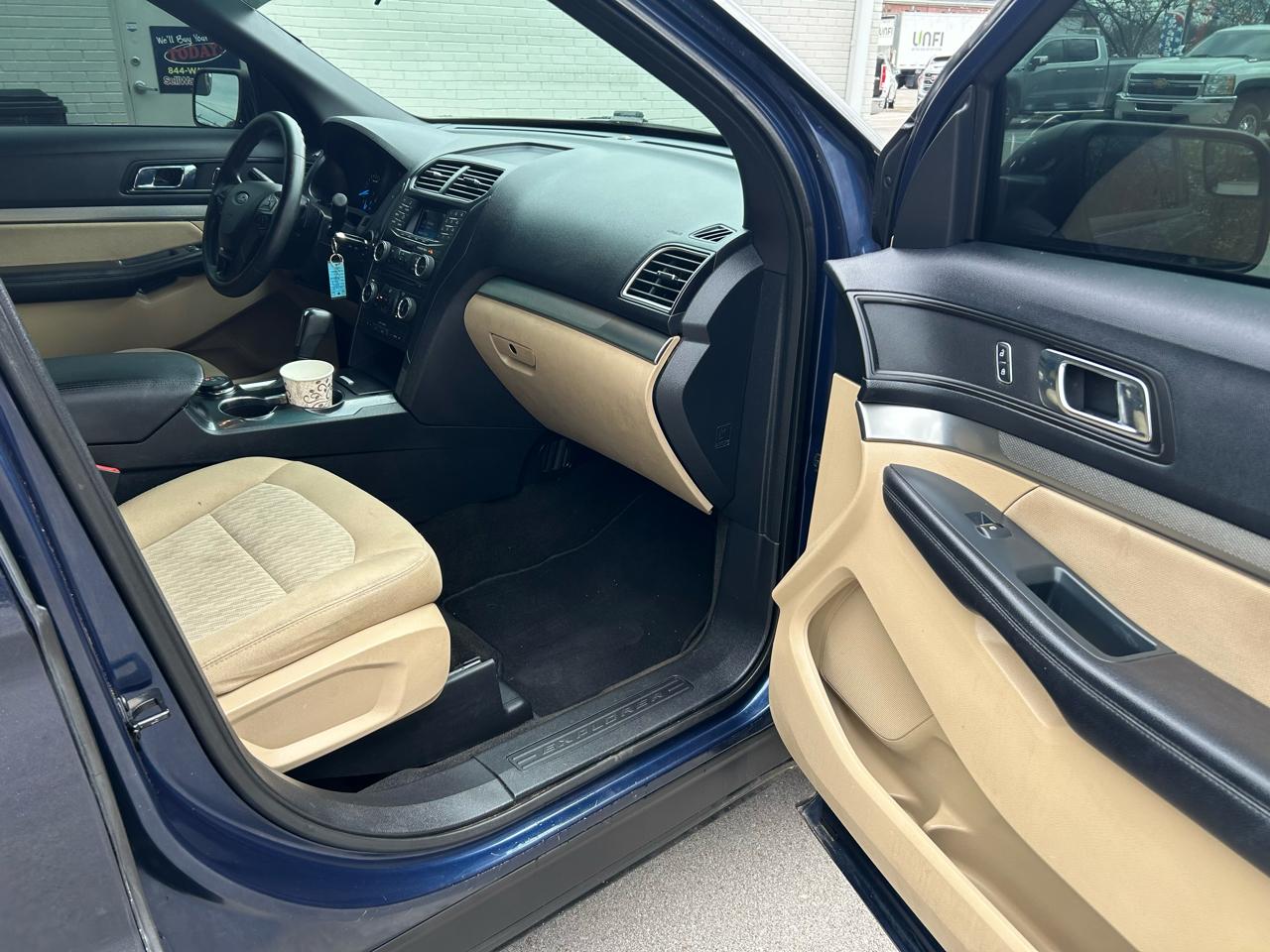 Ford Explorer Base 4WD 2016