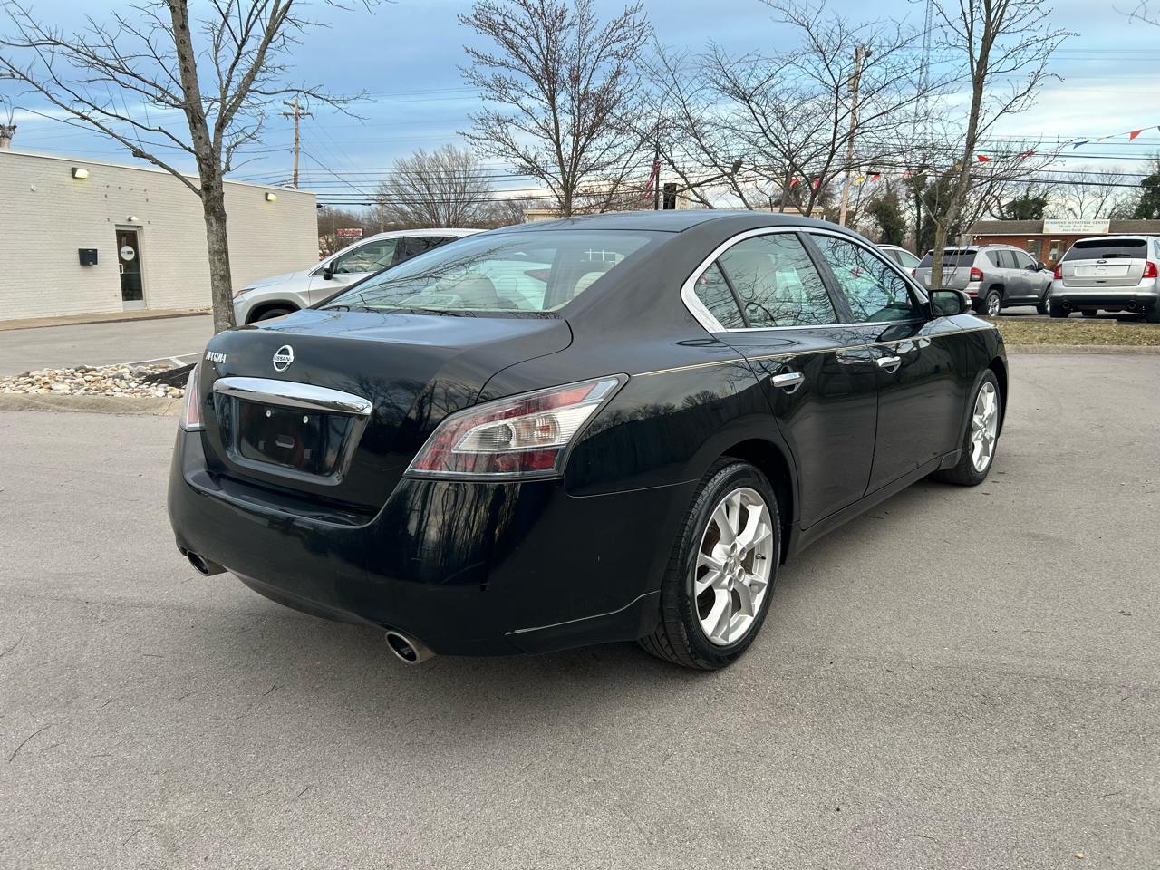Nissan Maxima SV 2013